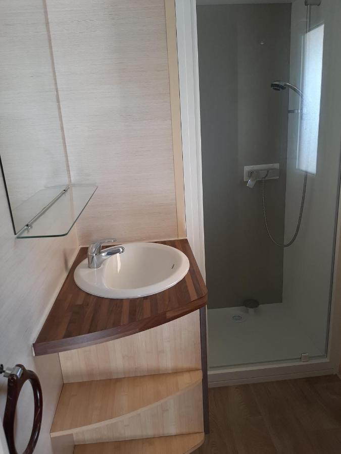 Camping Tranche Sur Mer Apartment Angles  Bagian luar foto